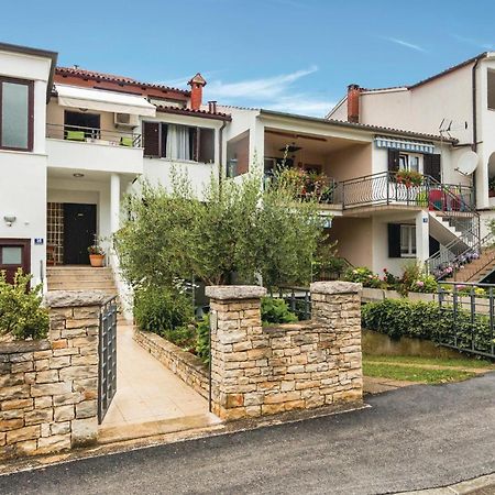 Gorgeous Apartment In Porec With Kitchen מראה חיצוני תמונה
