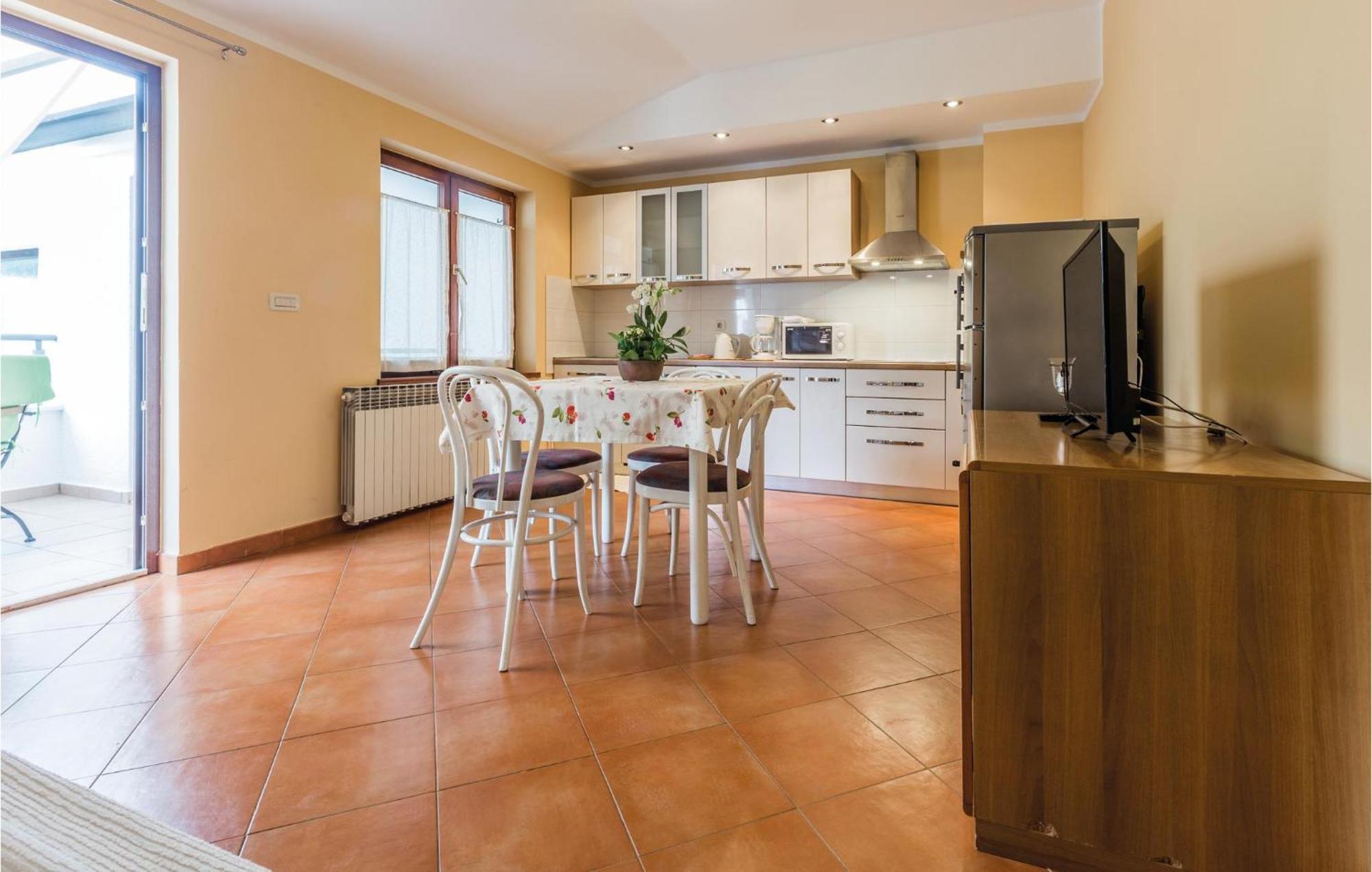 Gorgeous Apartment In Porec With Kitchen מראה חיצוני תמונה