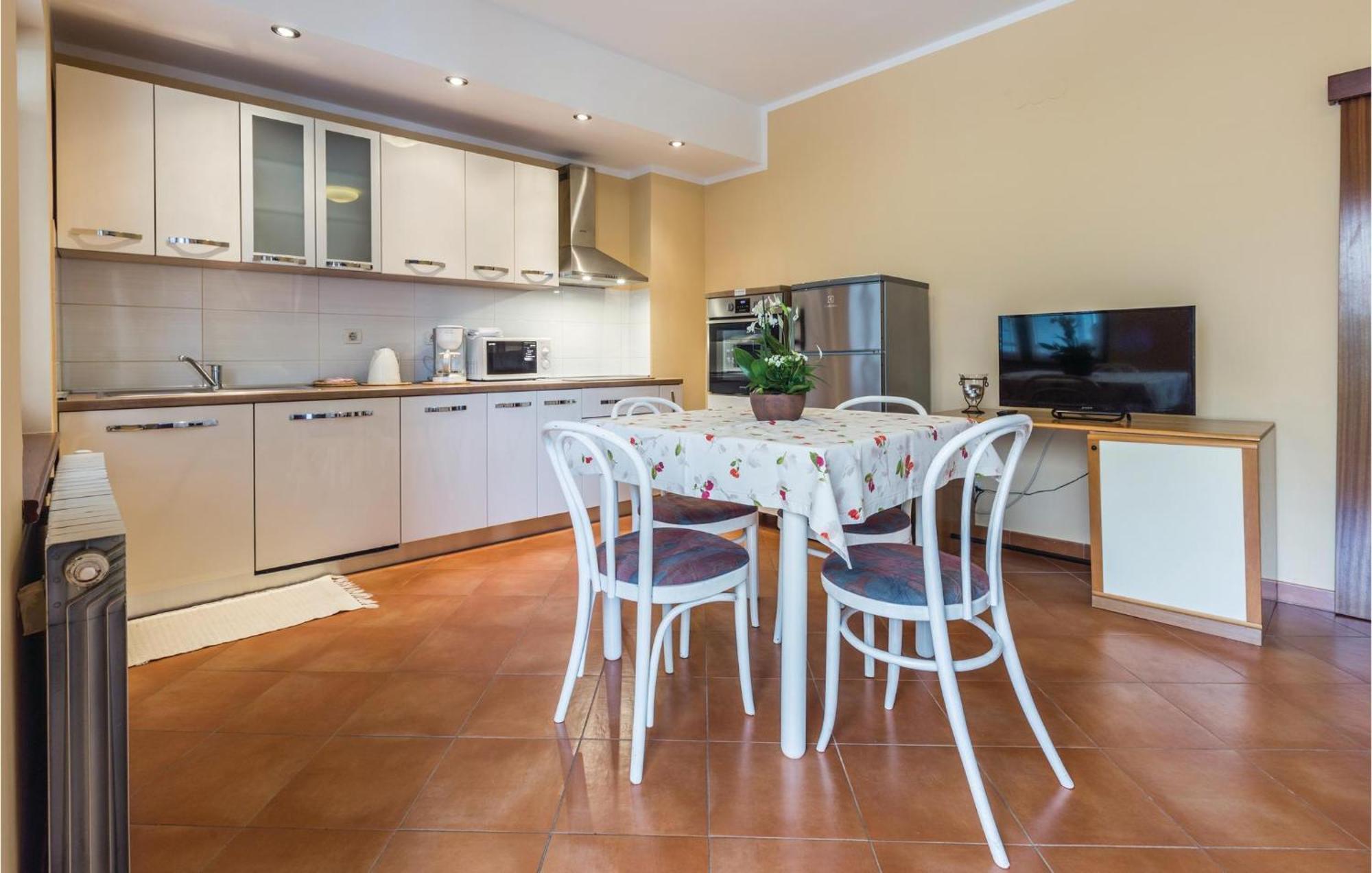 Gorgeous Apartment In Porec With Kitchen מראה חיצוני תמונה