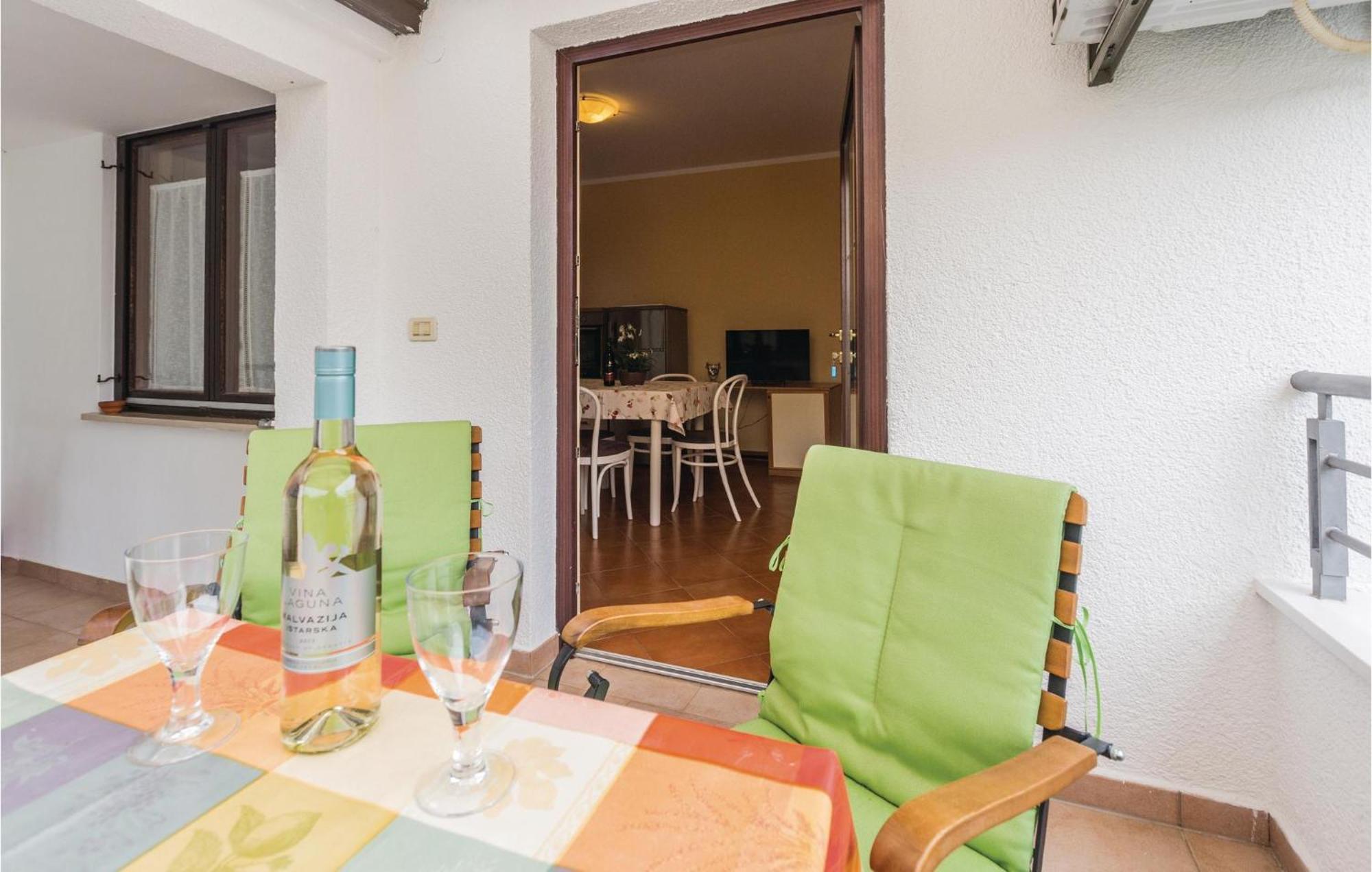 Gorgeous Apartment In Porec With Kitchen מראה חיצוני תמונה